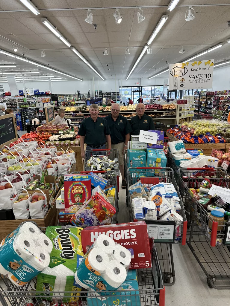 3-kof-c-members-makes-a-huge-donation-for-the-food-pantry