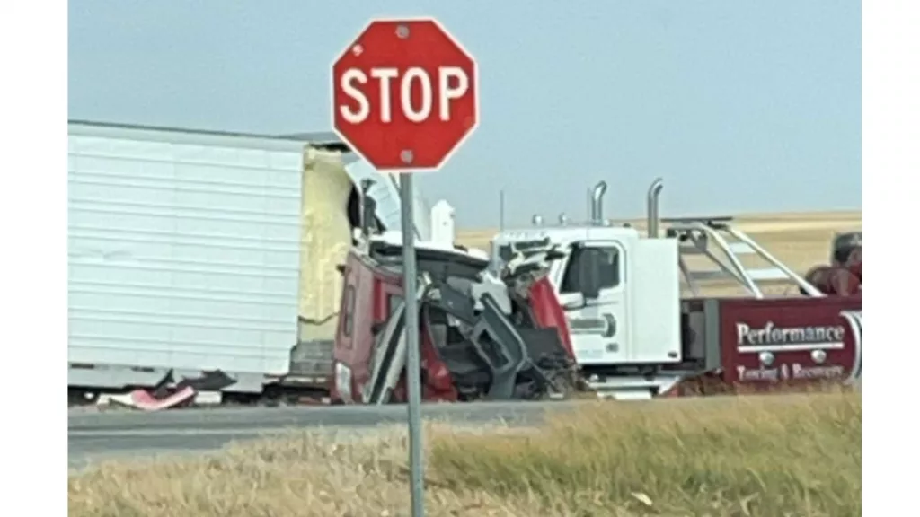 semi-accident-noble-and-150