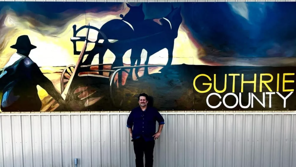 elliott-guthrie-center-mural