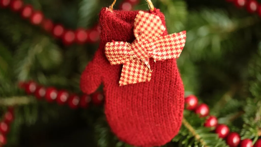 mitten-tree