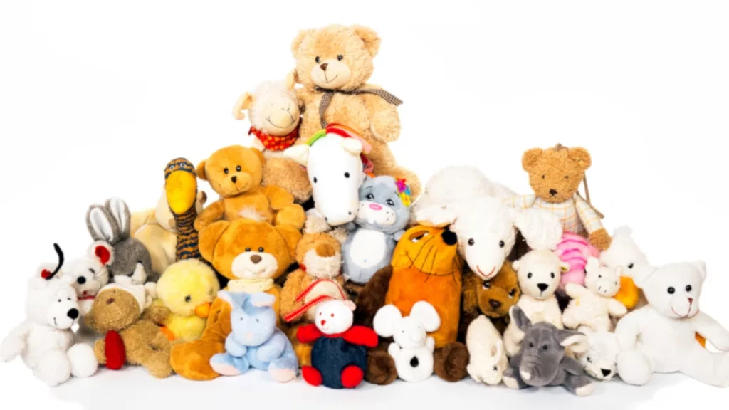 stuffed-animals-pile-generic