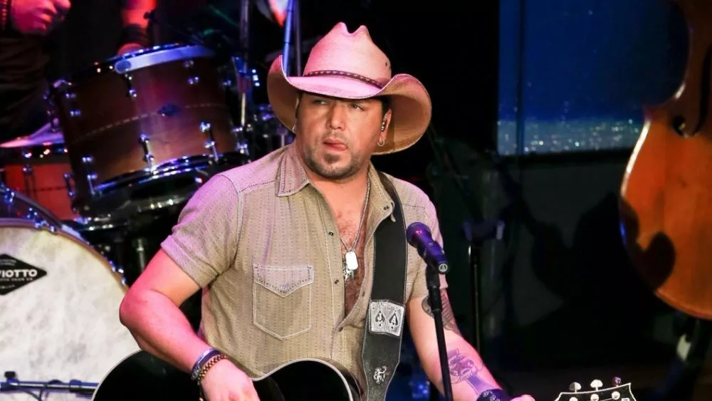 Jason Aldean performs onstage during the 9th Annual ACM Honors at the Ryman Auditorium on September 1^ 2015 in Nashville^ Tennessee.