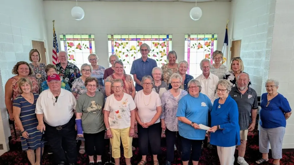 100-people-who-care-and-esc-food-pantry-donation-2025