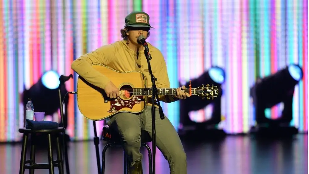 Dylan Marlowe performs in Hollywood^ Florida on November 14^ 2024 as part of Audacy’s Stars and Strings benefit concert.