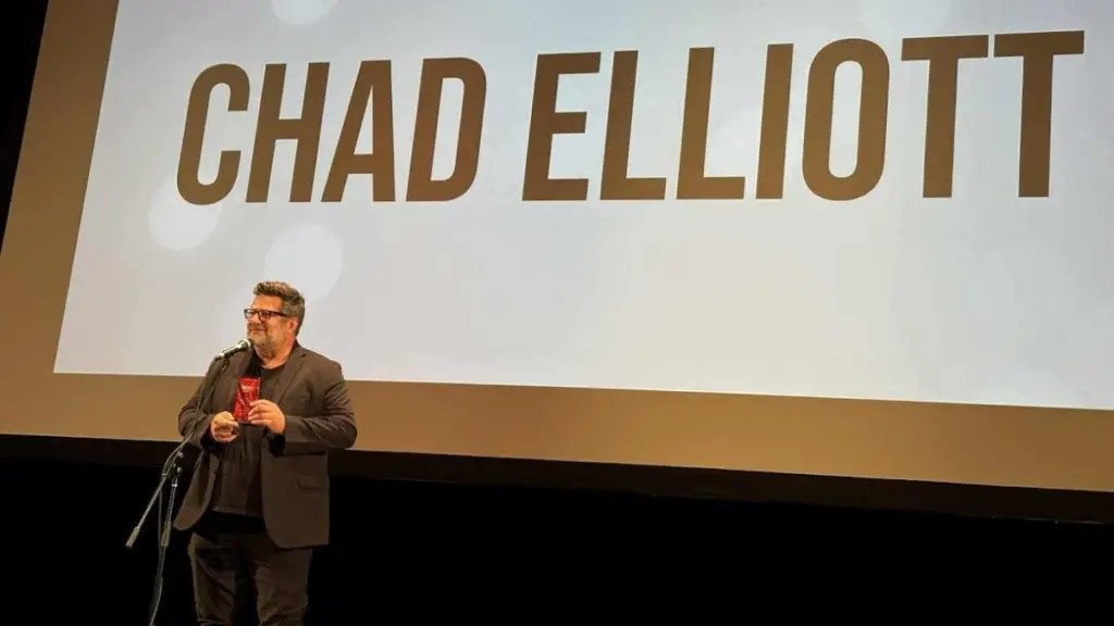 chad-elliott-iowa-rock-n-roll-hall-of-fame-induction-2025