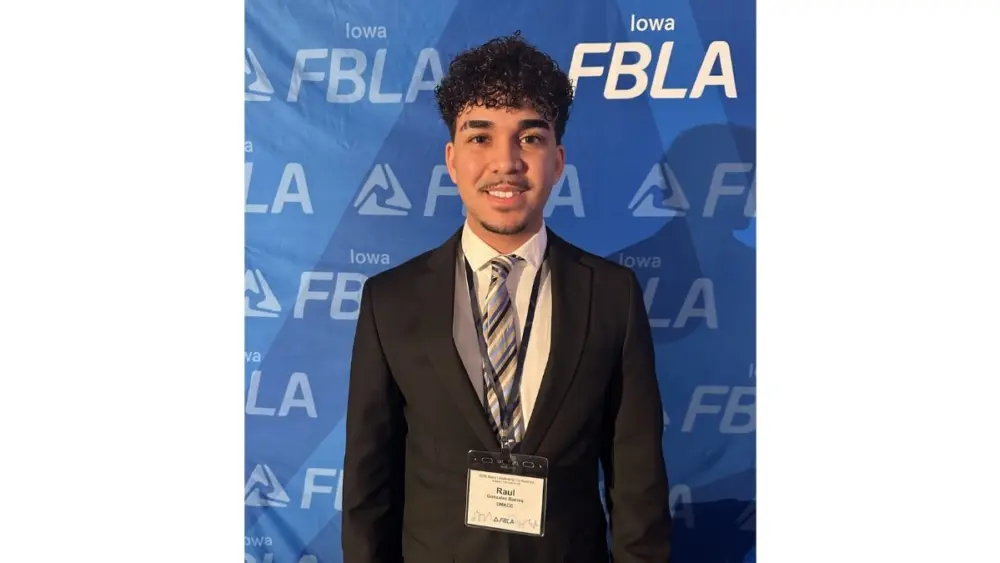 ramos-dmacc-fbla-award