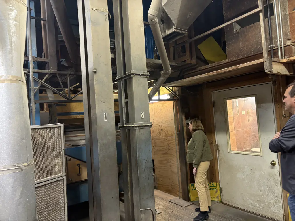 bird-at-jacobsen-seed-2