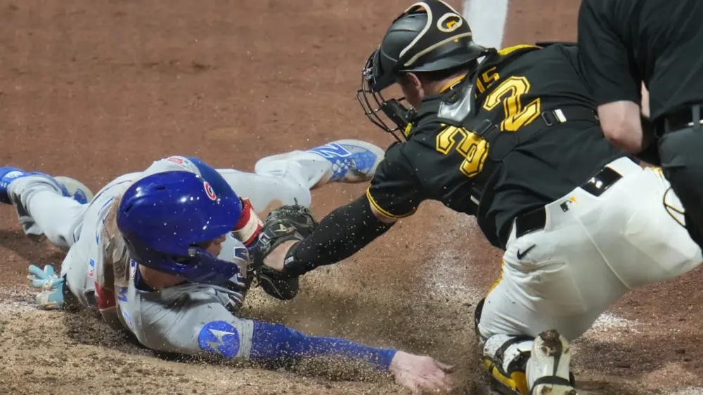 Happ plays hero again as Cubs grab badly needed back-to-back wins | Carroll  Broadcasting Company