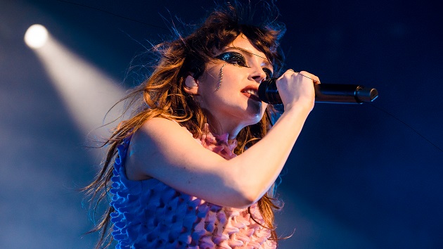 g_laurenchvrches_03212380504
