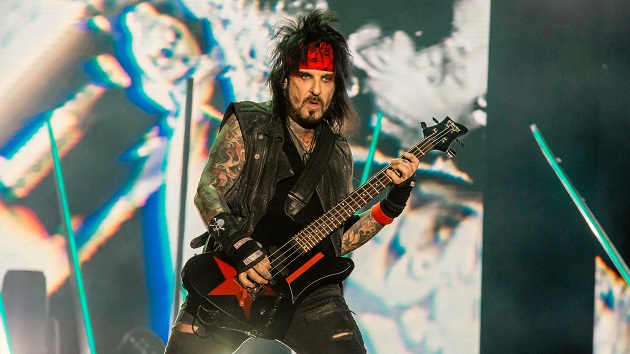 g_nikkisixx_03232312368