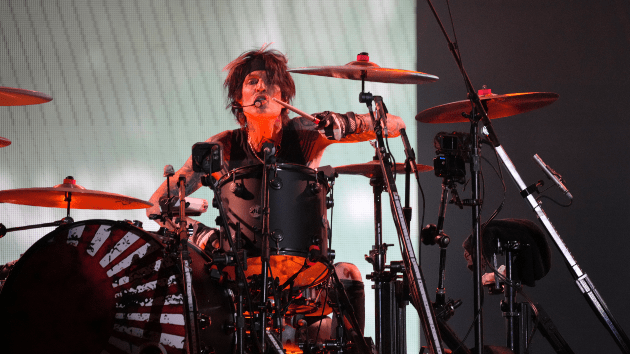 getty_motleycruetommylee_050223730286