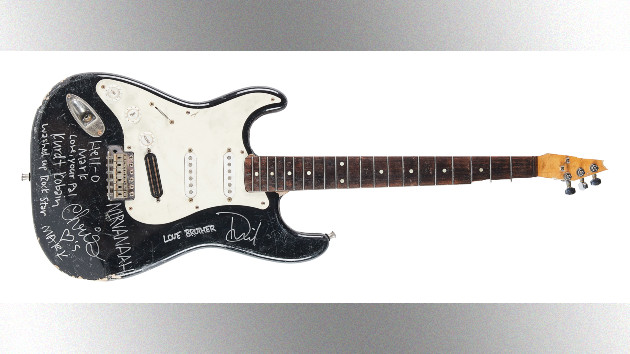 m_kurtguitar_050323122773