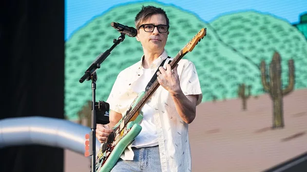 g_weezer_061623926010