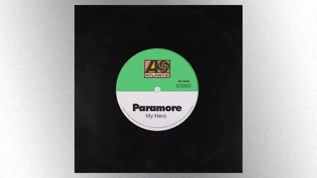 m_paramore_071823836692