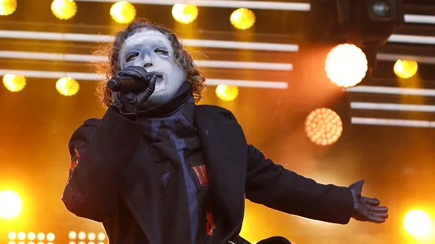 m_coreytaylor_042623732325