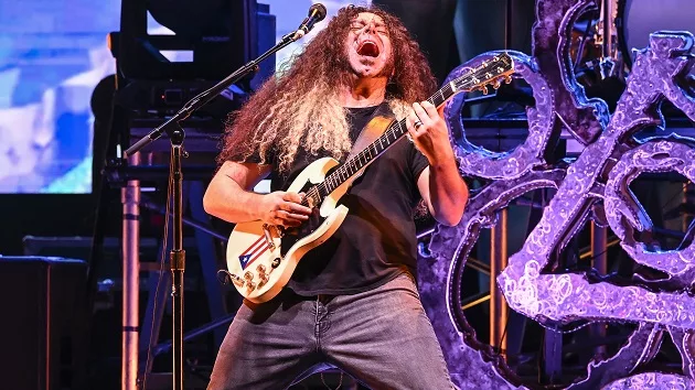 g_claudio_110823636705