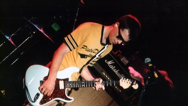 g_weezer_031824346194