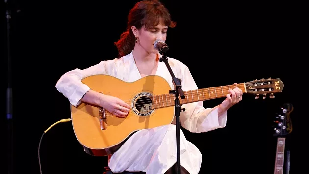 g_clairo_101024691752