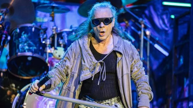 getty_brucedickinson_030425715263