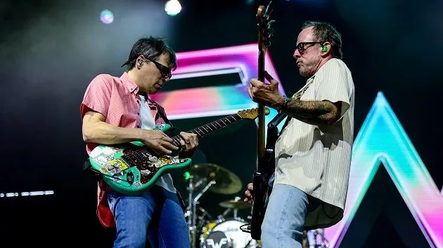 g_weezer_050725952053