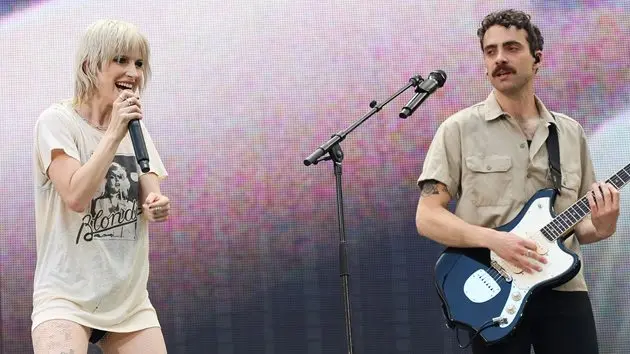 g_paramore_09052552598