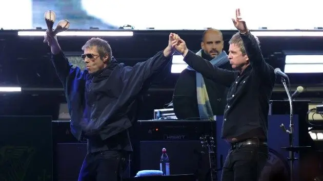 getty_liamandnoelgallagher_091125403671
