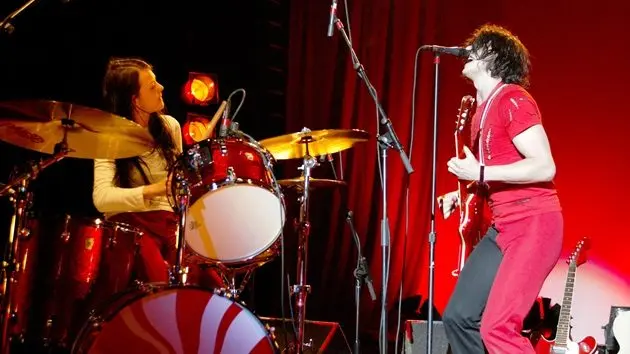g_whitestripes_110525584306