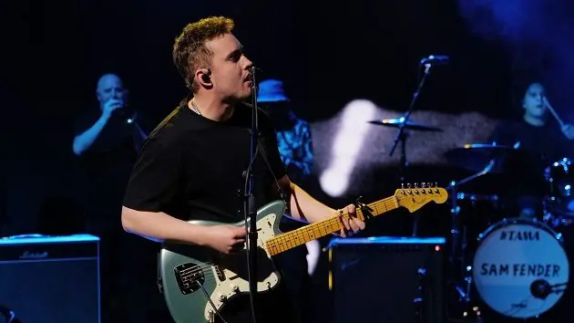 m_samfender_042525245949