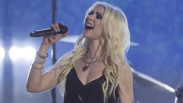 m_taylormomsen_112525847595