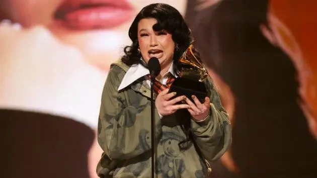 m_lolayounggrammys_022026_0301401