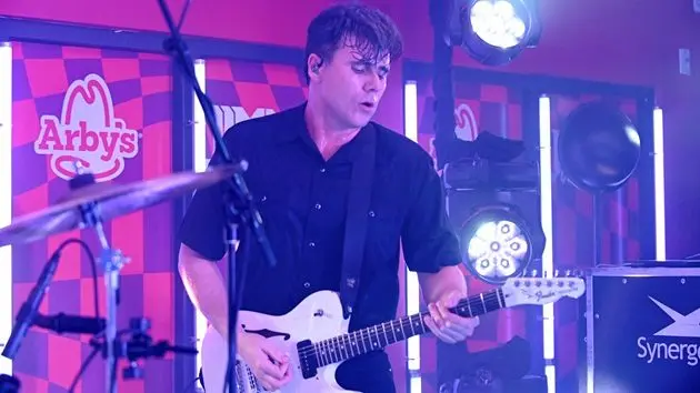 g_jimmyeatworld_030926907007