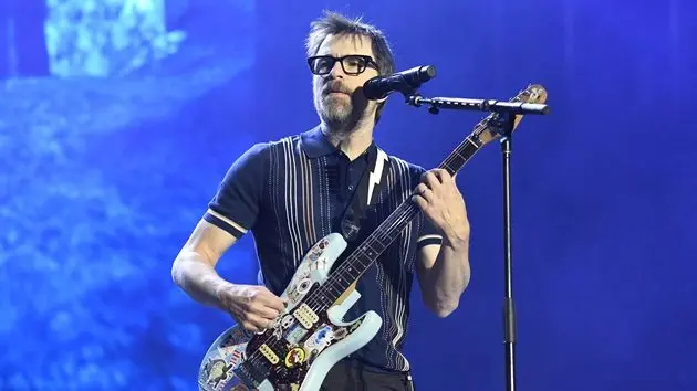 g_weezer_032026133648