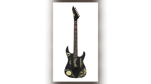 m_hammettguitar_032426243110