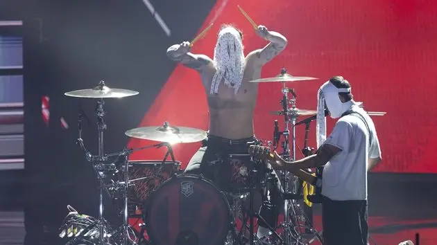 m_twentyonepilots_011526383861