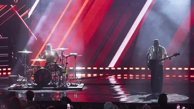 m_twentyonepilots_051426653832