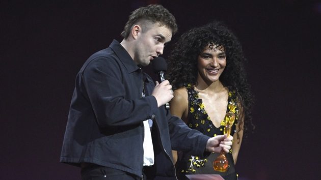 Sam Fender and Olivia Dean break 73-year-old UK chart record with ‘Rein Me In'