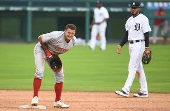 pi-mlb-reds-nick-senzel-080220-vresize-335-220-high_-0