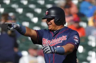 pi-fsn-twins-willians-astudillo-092619-vresize-335-220-high_-0