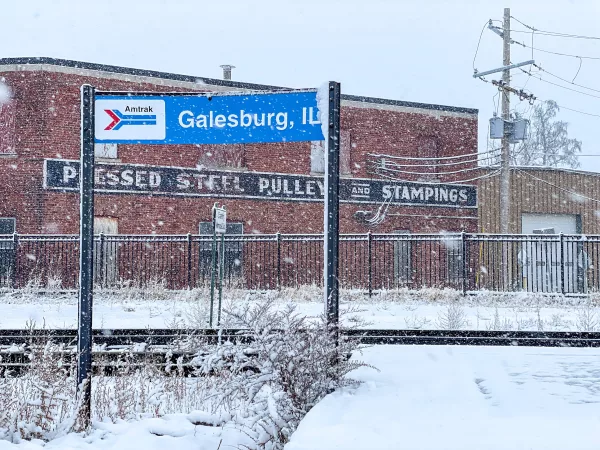 snow-111522-sign-2