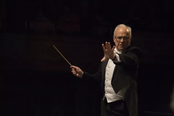 pic-bruce-bkg-e1507904741589-2