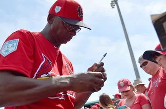 pi-mlb-cards-spring-willie-mcgee-031119-vresize-335-220-high_-0
