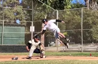 aumu0469h_mul_joebuck_catcher_nosubs_internet_16x9_hd_1280x720_1763968579816-vresize-335-220-high_-0