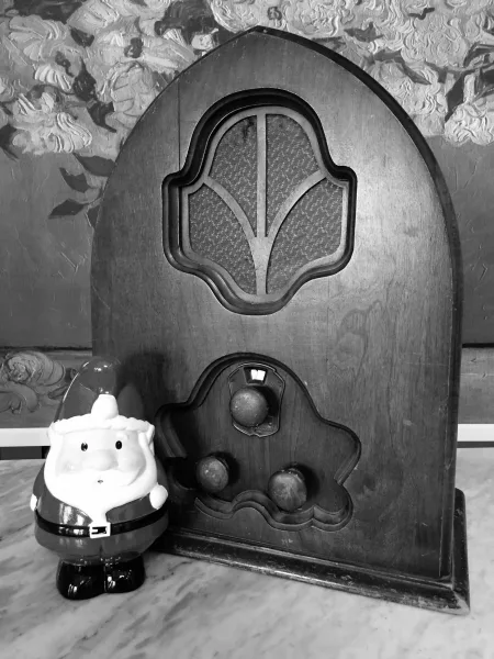 radio-santa-2-bw