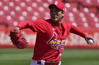 pi-mlb-cardinals-kwang-hyun-kim-2-070620-vresize-335-220-high_-0