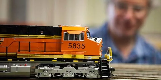 train-show-e1529418713647