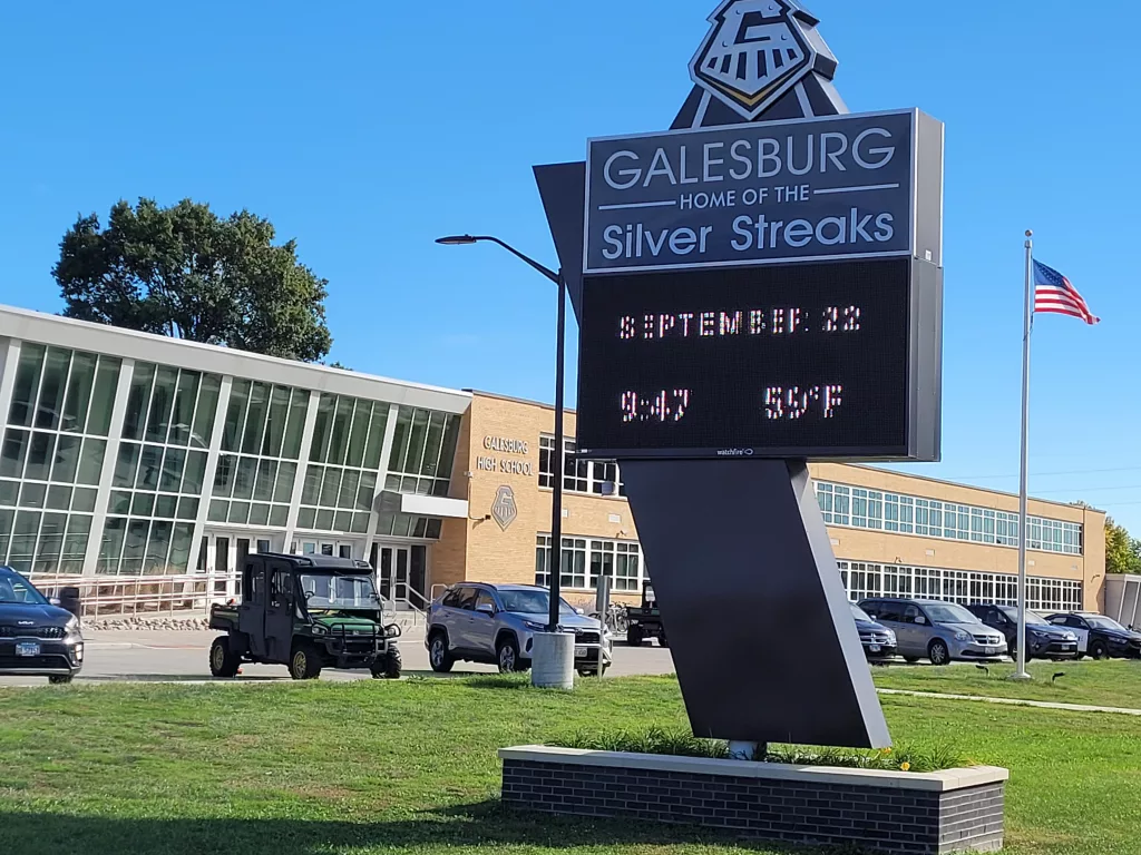 REPLAY: Galesburg Silver Streaks football vs. Dunlap Eagles – WGIL 93.7 FM  – 1400 AM