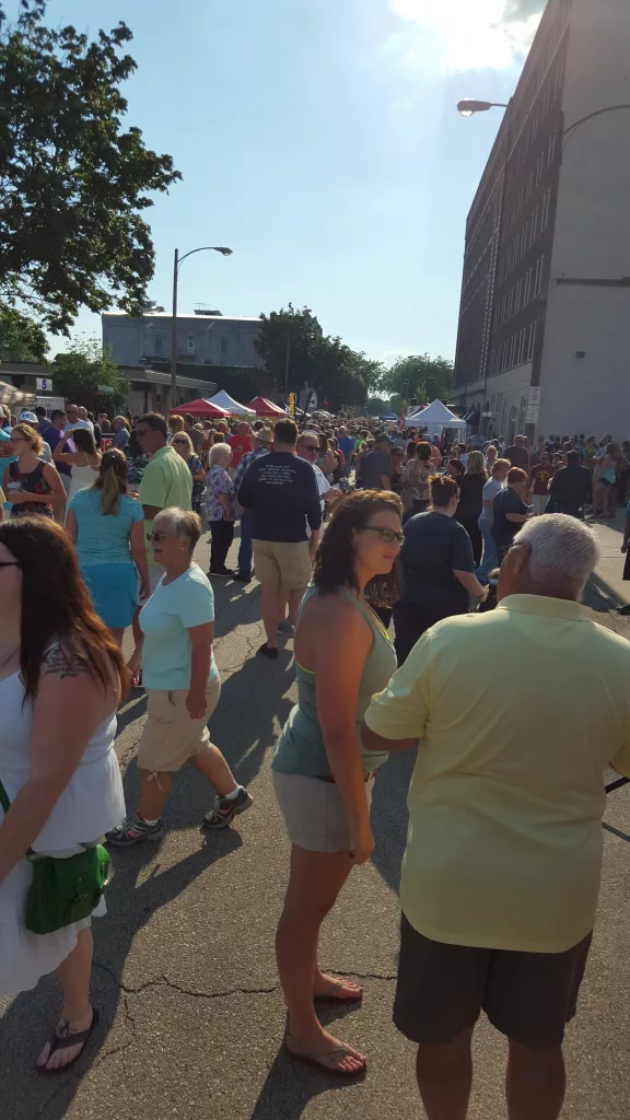 taste-of-galesburg-2015-e1437746829647-4