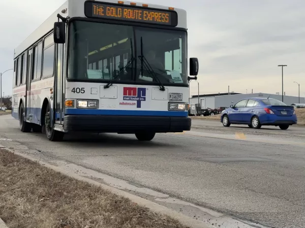 A City of Galesburg transit bus.