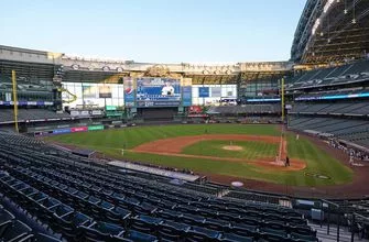 fsn-brewers-miller-park-vresize-335-220-high_-0