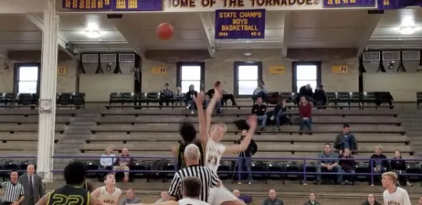 12-28-18-streaks-boys-vs-taylorville-e1546011987805